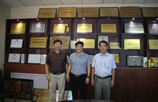 企鵝的產(chǎn)品性能穩(wěn)定，發(fā)貨非常及時(shí)