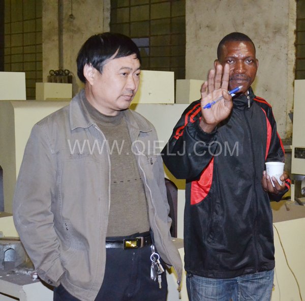 剛果考察團(tuán)代表Benoit一行來(lái)我廠參觀考察(圖1)